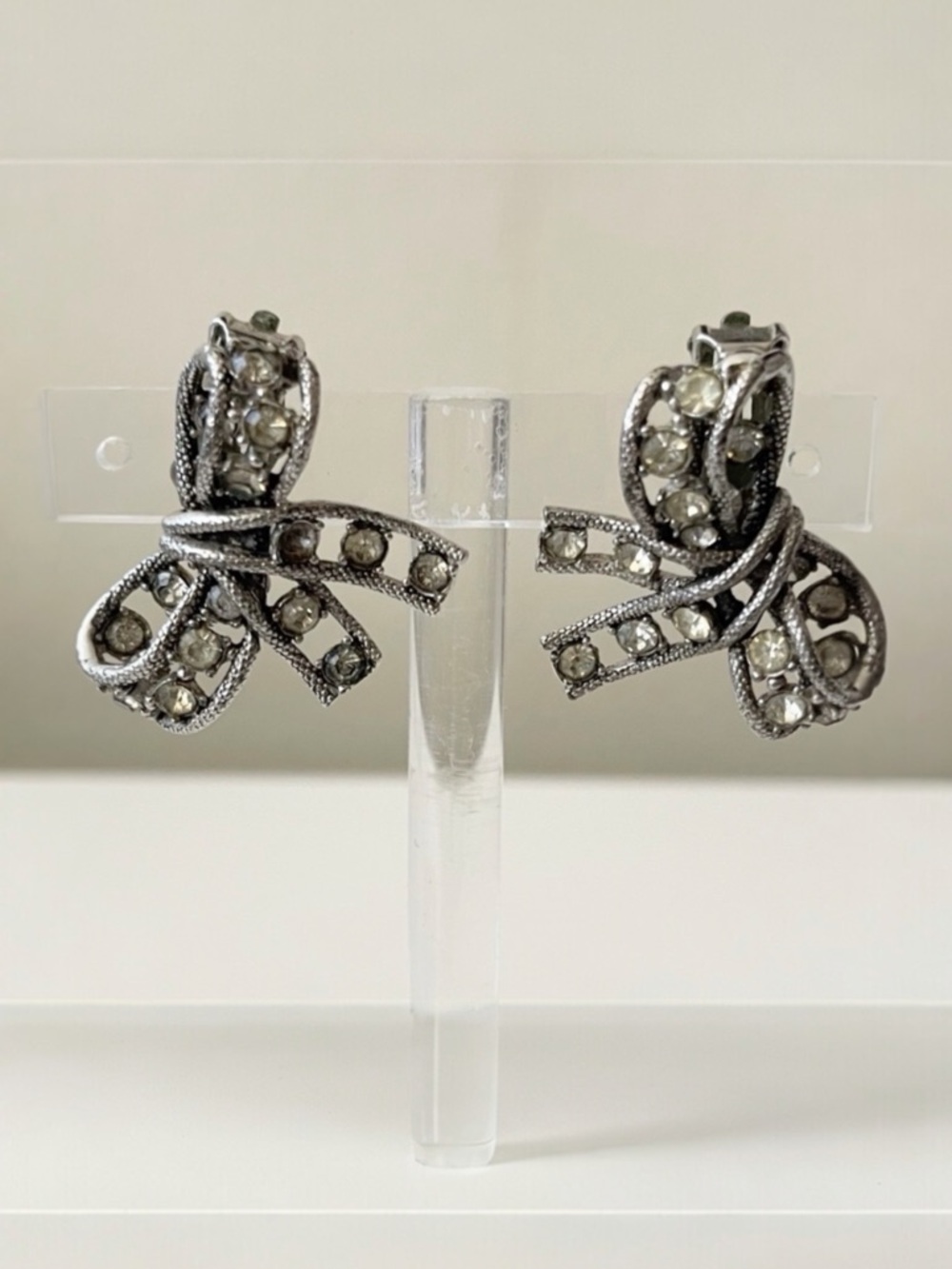 ELSA SCHIAPARELLI vintage Signed Clip On earrings bow design with stones